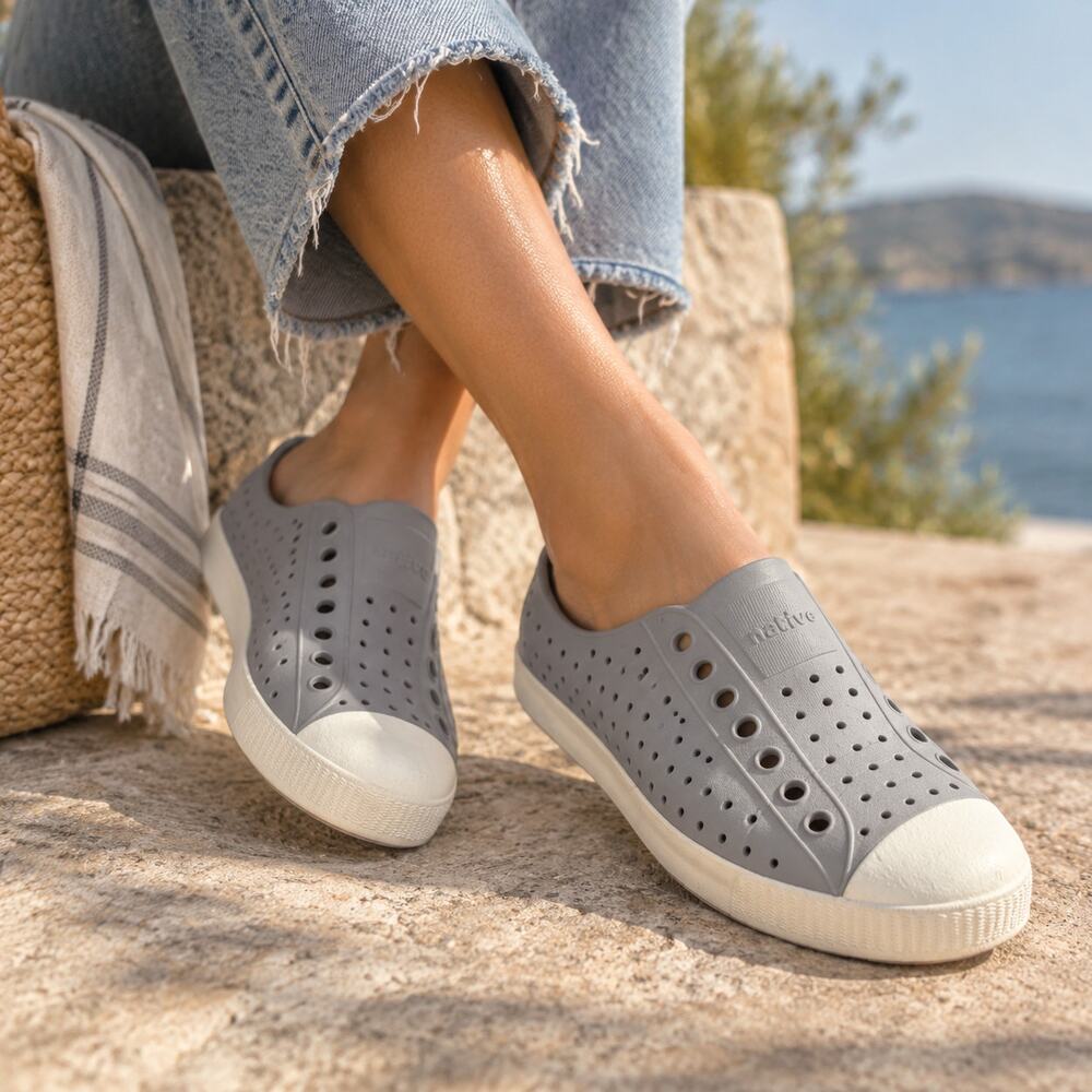 Native Jefferson Slip On Shoes Unisex Women Size 8 Grey White Rubber EVA Vegan